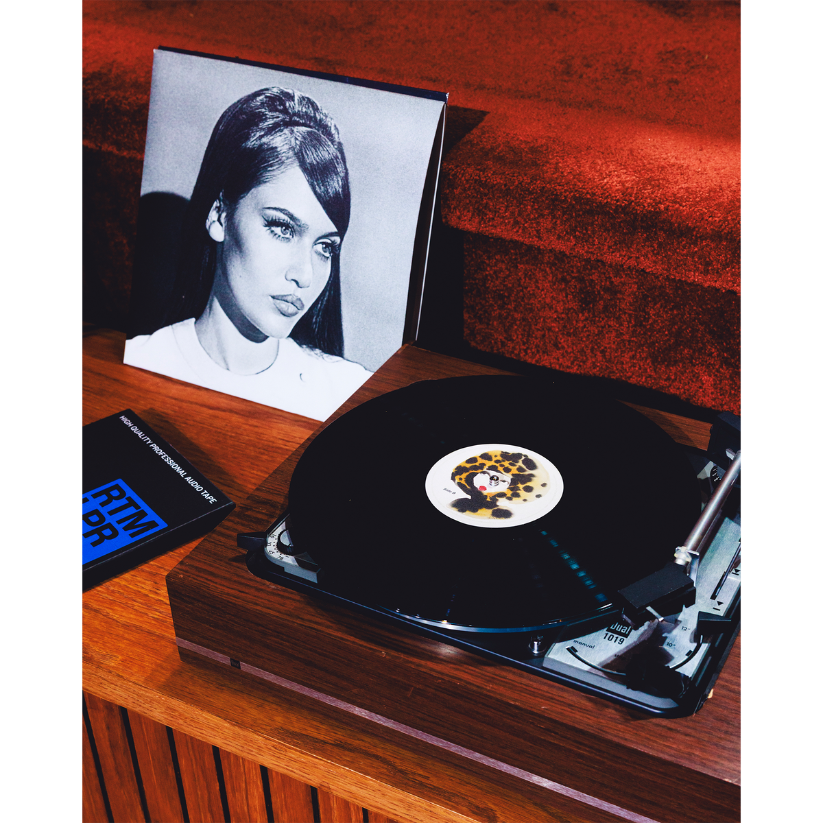 Sienna Spiro - Visitor (Deluxe Unplugged) - Vinyle Noir 180g (Exclusivité store)