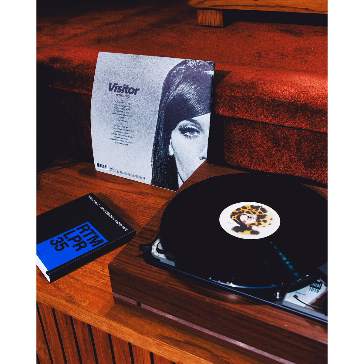 Sienna Spiro - Visitor (Deluxe Unplugged) - Vinyle Noir 180g (Exclusivité store)